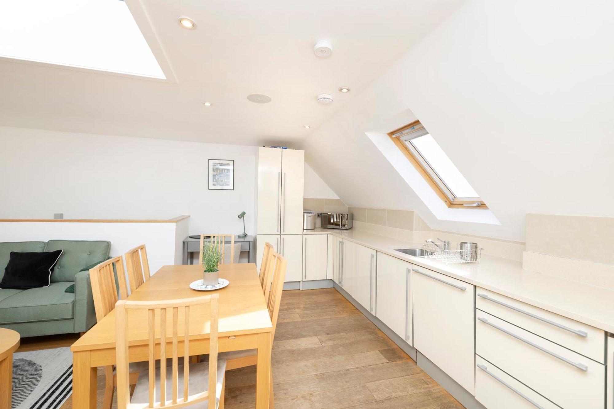 Ferienwohnung Joivy Superb Flats In The Heart Of EDI Exterior foto