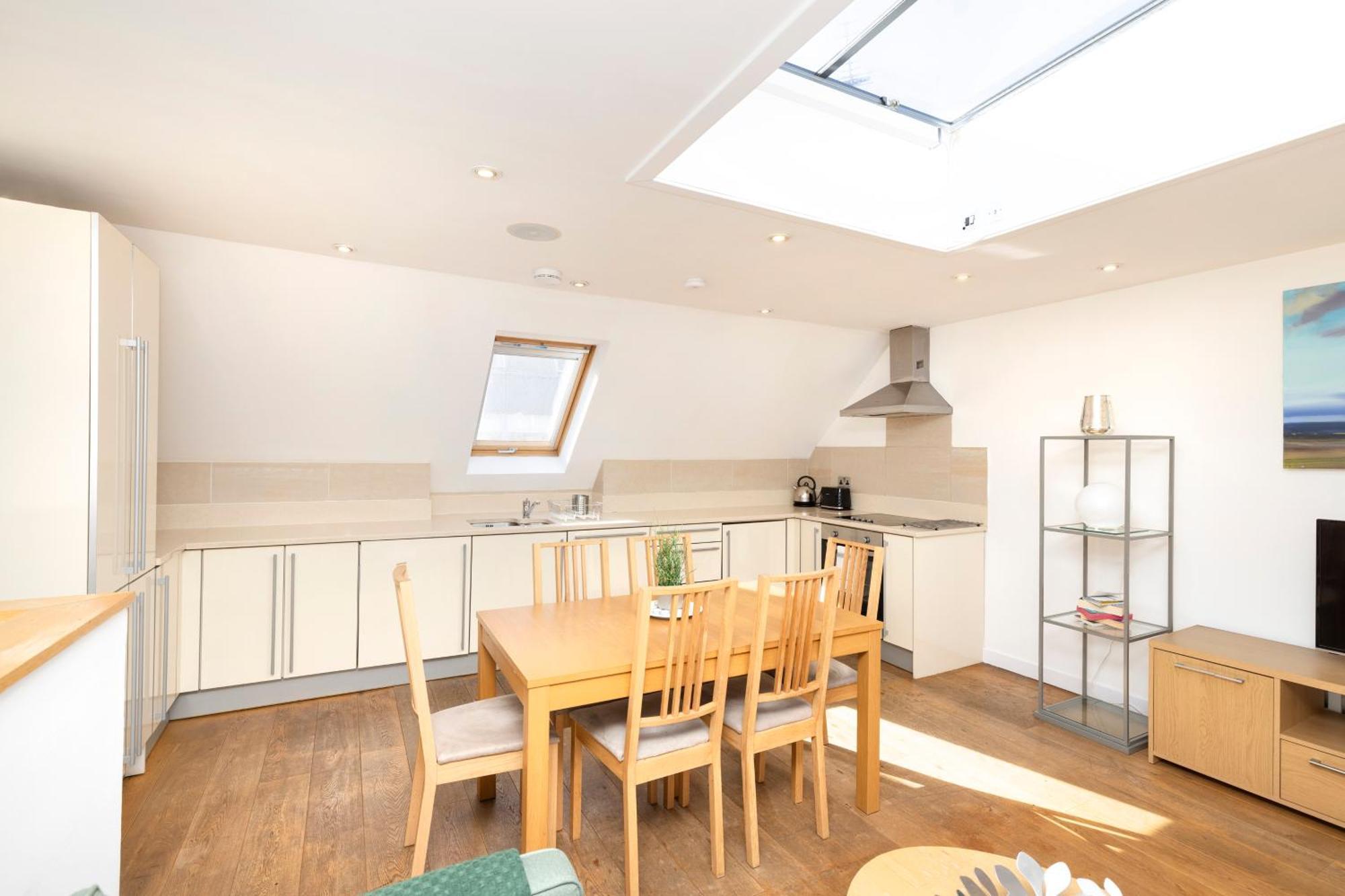 Ferienwohnung Joivy Superb Flats In The Heart Of EDI Exterior foto