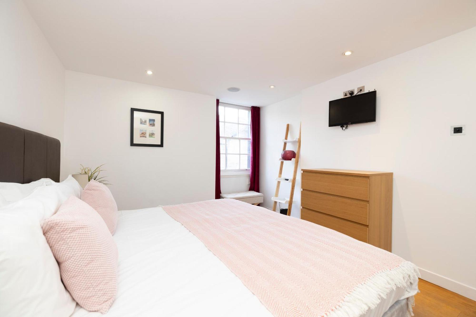 Ferienwohnung Joivy Superb Flats In The Heart Of EDI Exterior foto