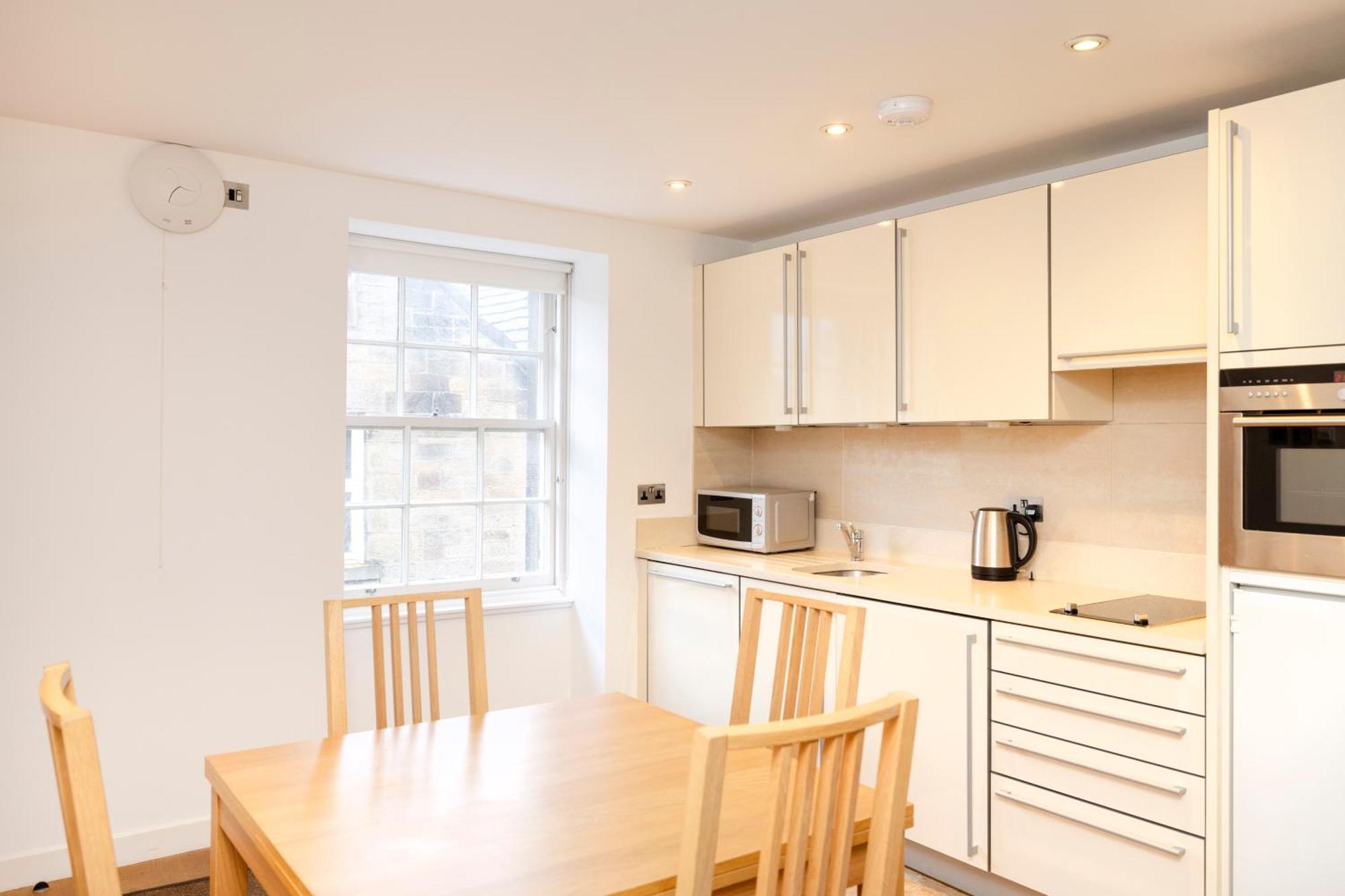 Ferienwohnung Joivy Superb Flats In The Heart Of EDI Exterior foto