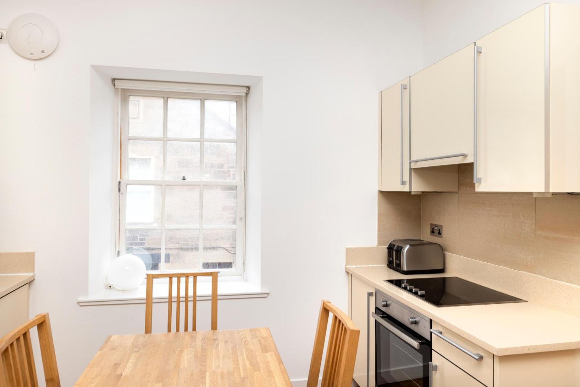 Ferienwohnung Joivy Superb Flats In The Heart Of EDI Exterior foto