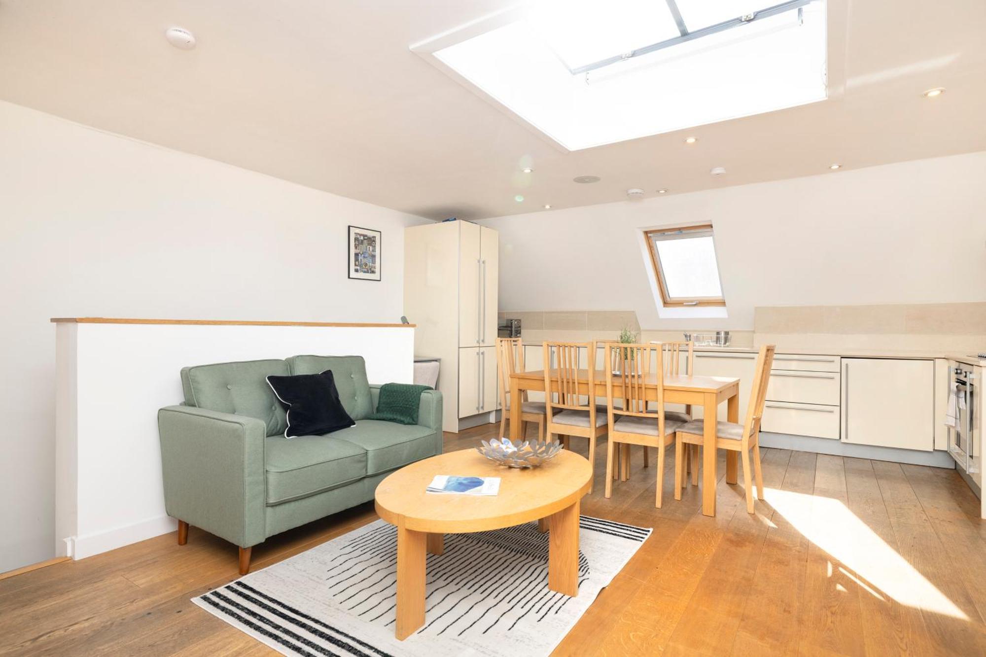 Ferienwohnung Joivy Superb Flats In The Heart Of EDI Exterior foto