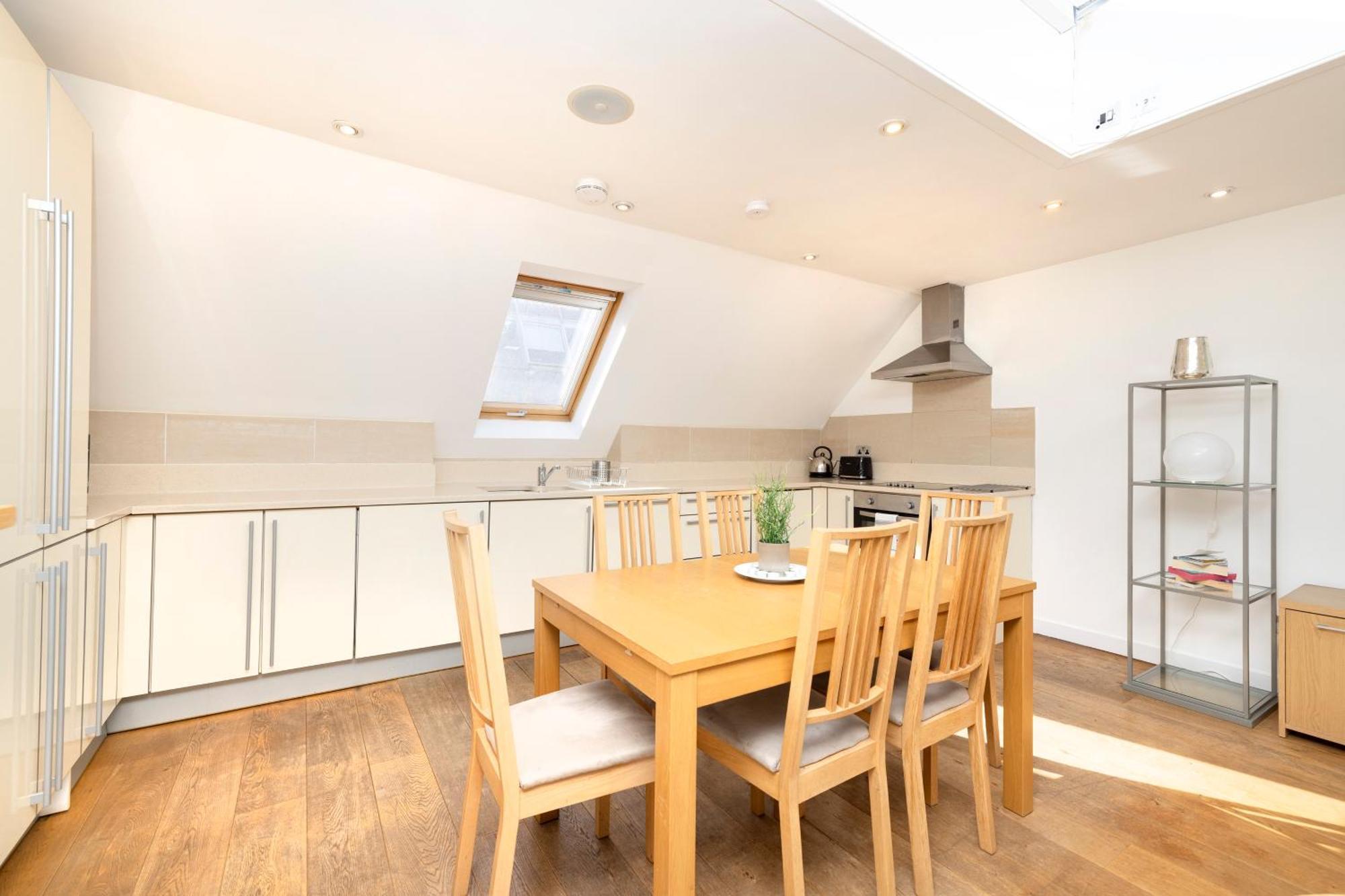 Ferienwohnung Joivy Superb Flats In The Heart Of EDI Exterior foto