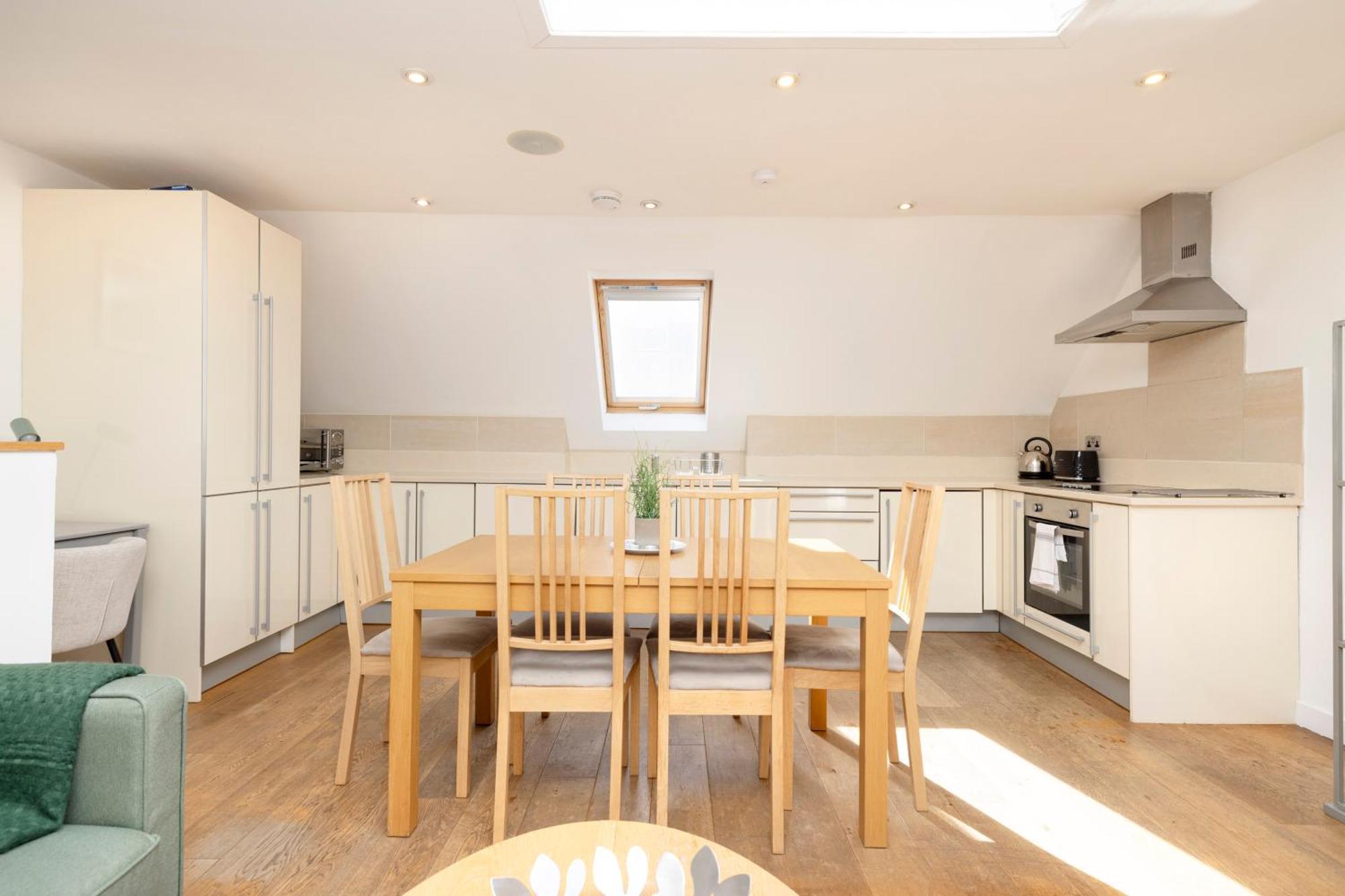 Ferienwohnung Joivy Superb Flats In The Heart Of EDI Exterior foto